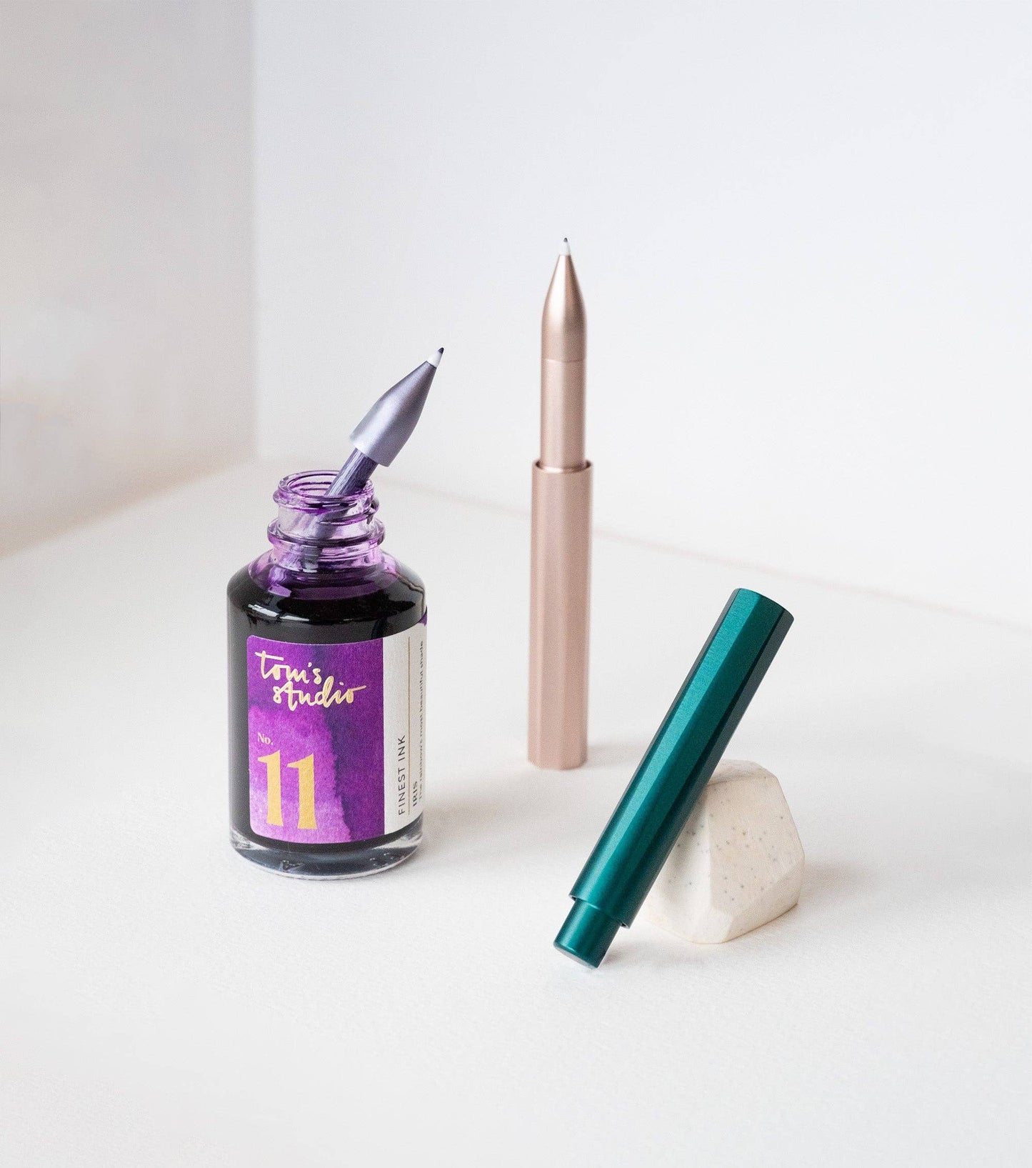 The Wren - Refillable Writing Pen: Raspberry